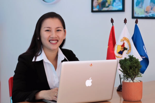 Cô Tina Phạm - Chuyên viên tiếng Anh